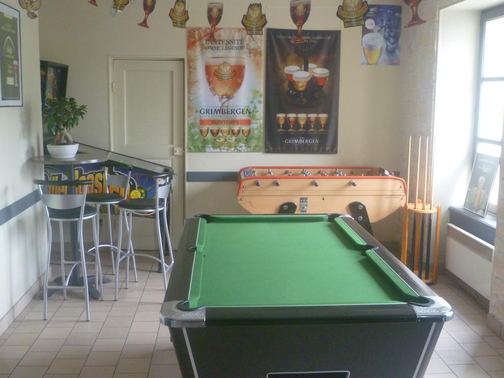 Hotel Des Voyageurs Vorey Esterno foto
