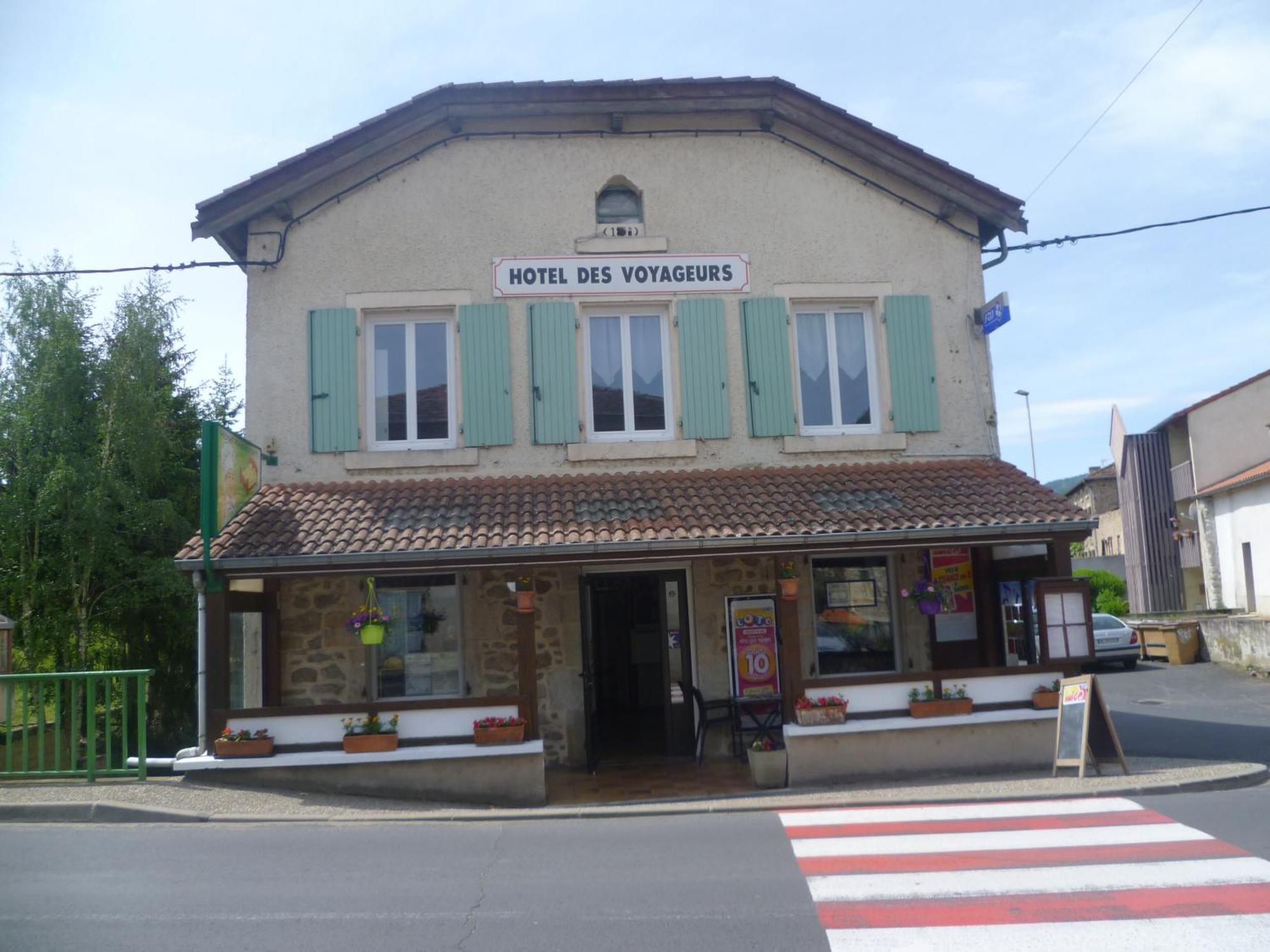 Hotel Des Voyageurs Vorey Esterno foto